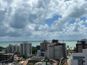 Residencial Obadias tem apartamentos à venda em Intermares com rooftop e vista definitiva para o mar.